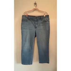 St Johns Bay Womens Medium Wash Denim Capris Jeans Blue Size 16 Cropped Stretch